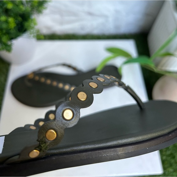 TORY BURCH BENTON SCALLOPED
SANDALS THONGS IN LECCIO GREEN BRASS women size 9.5 - Picture 17 of 17